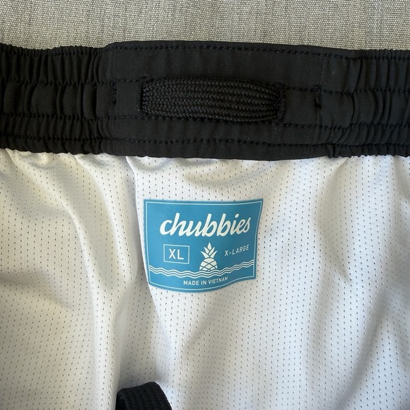 Chubbies The Resort Swim Trunks Shorts Mens XL Black White Flower 4" Mesh Liner - Picture 6 of 15